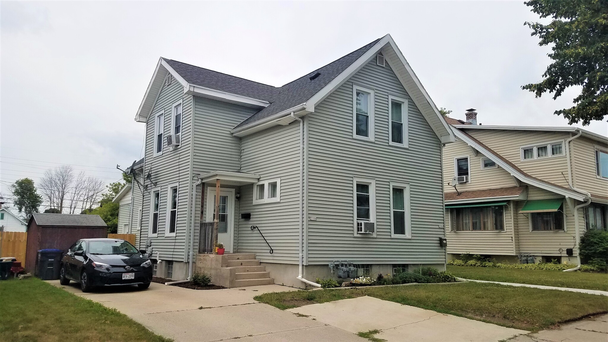 Attractive curb appeal with updated exteriors - 2104 Folger Ct