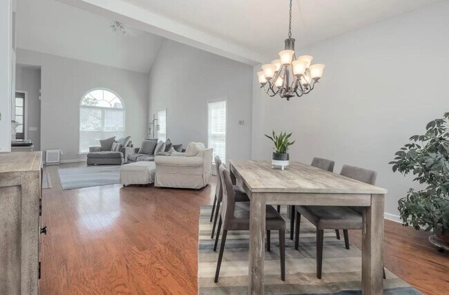 Building Photo - 10492 Ashfarm Way