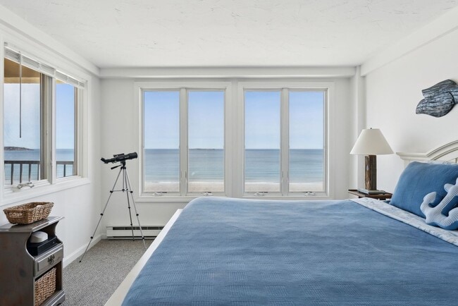 Building Photo - Fully Furnished Oceanfront 2 bed/2 bath