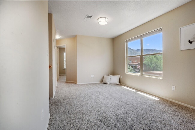 Building Photo - 6215 Goldfield Pl NE