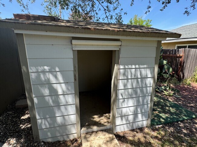 Building Photo - 7517-7519 Saint Philomena Way