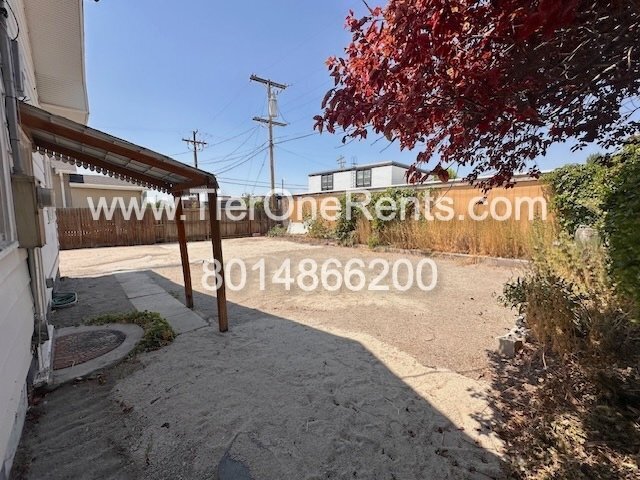 Building Photo - This property offers a NO DEPOSIT option available for qualified renters!
