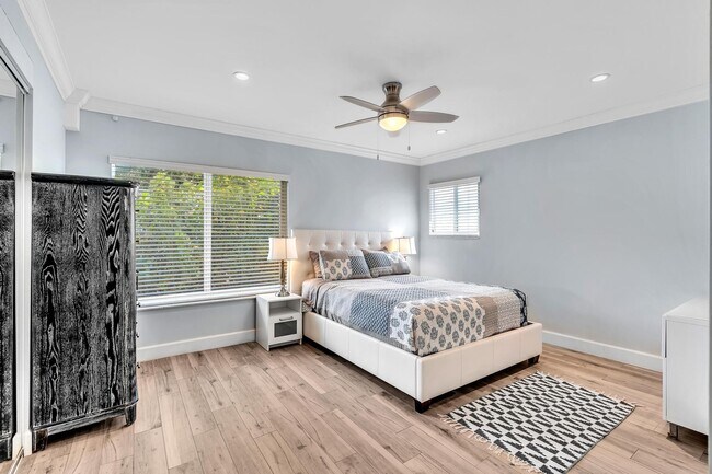 Building Photo - 3204 Beacon St