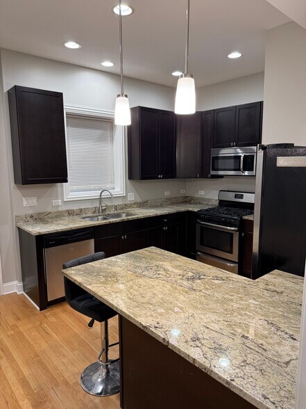 Primary Photo - 2446 N Campbell Ave