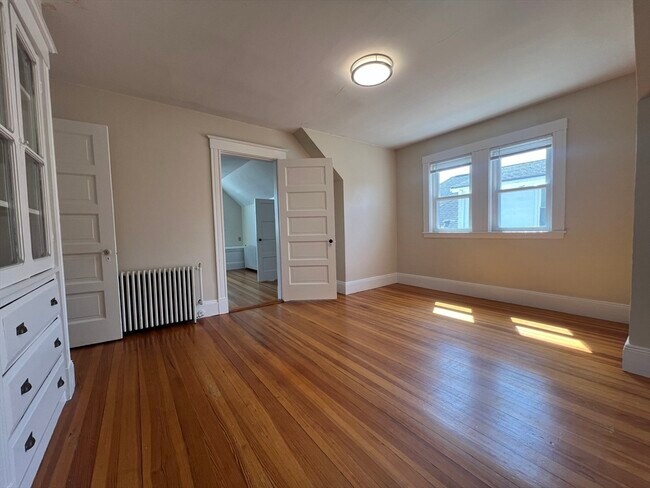 Building Photo - 22 Park Rd