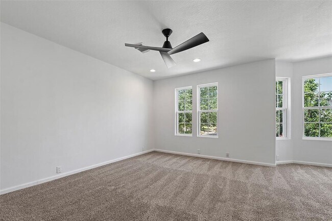 Building Photo - 16879 Mammoth Springs Dr
