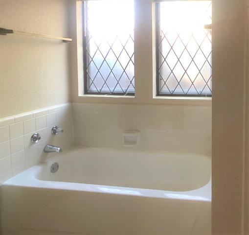 Building Photo - 3924 Wentworth Dr