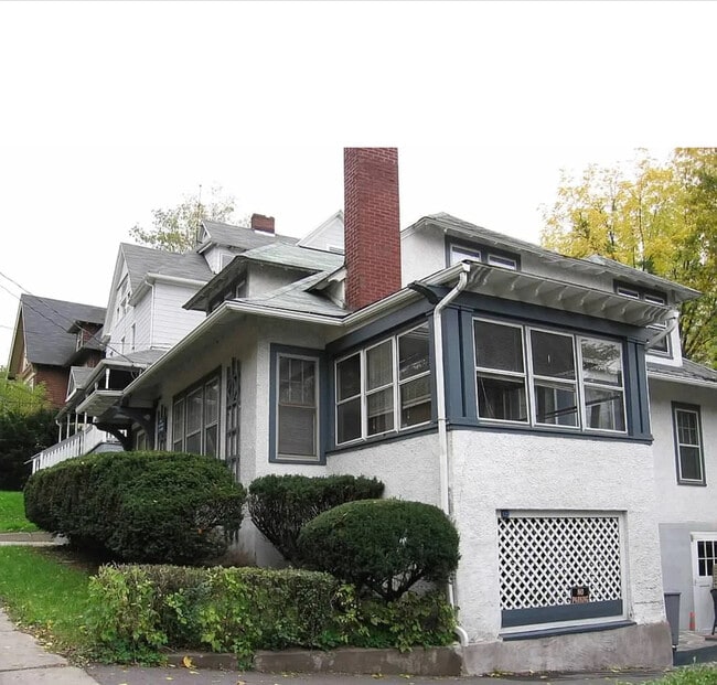 Building Photo - 517 E State St