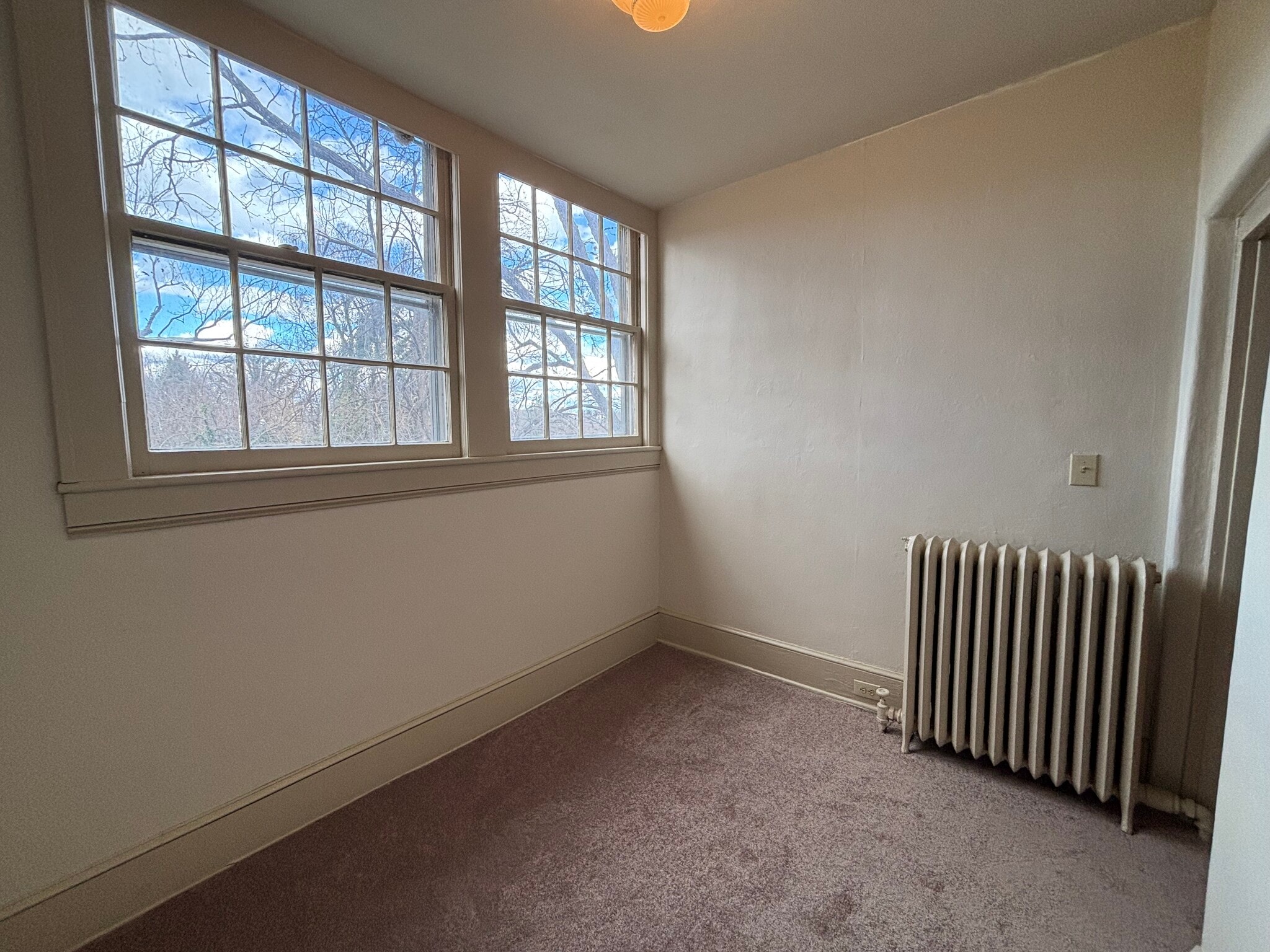 Building Photo - 1507 Hampton Ave SW