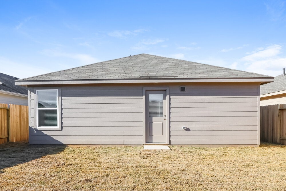 Building Photo - 325 Woodland Hills Dr