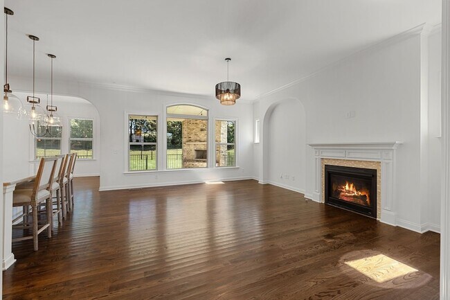 Building Photo - 4155 Old Light Cir