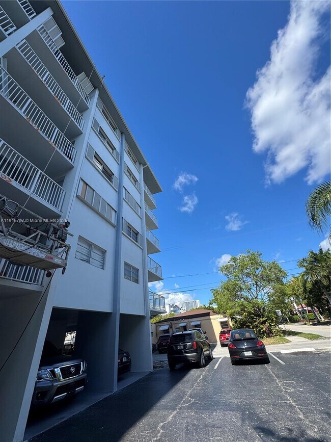 Building Photo - 1701 Washington St