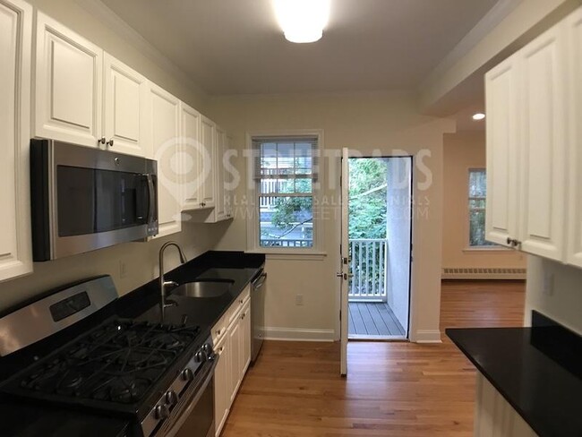 Building Photo - 2 bedroom in Cambridge MA 02138