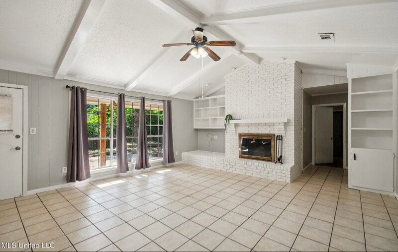 Building Photo - 102 Friars Cove