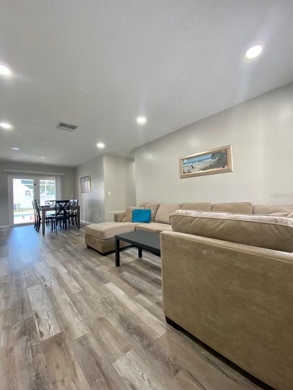 Building Photo - 8024 Candlewoode Dr