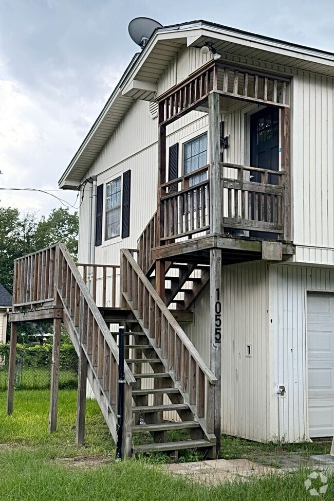 Building Photo - 1055 Carr St