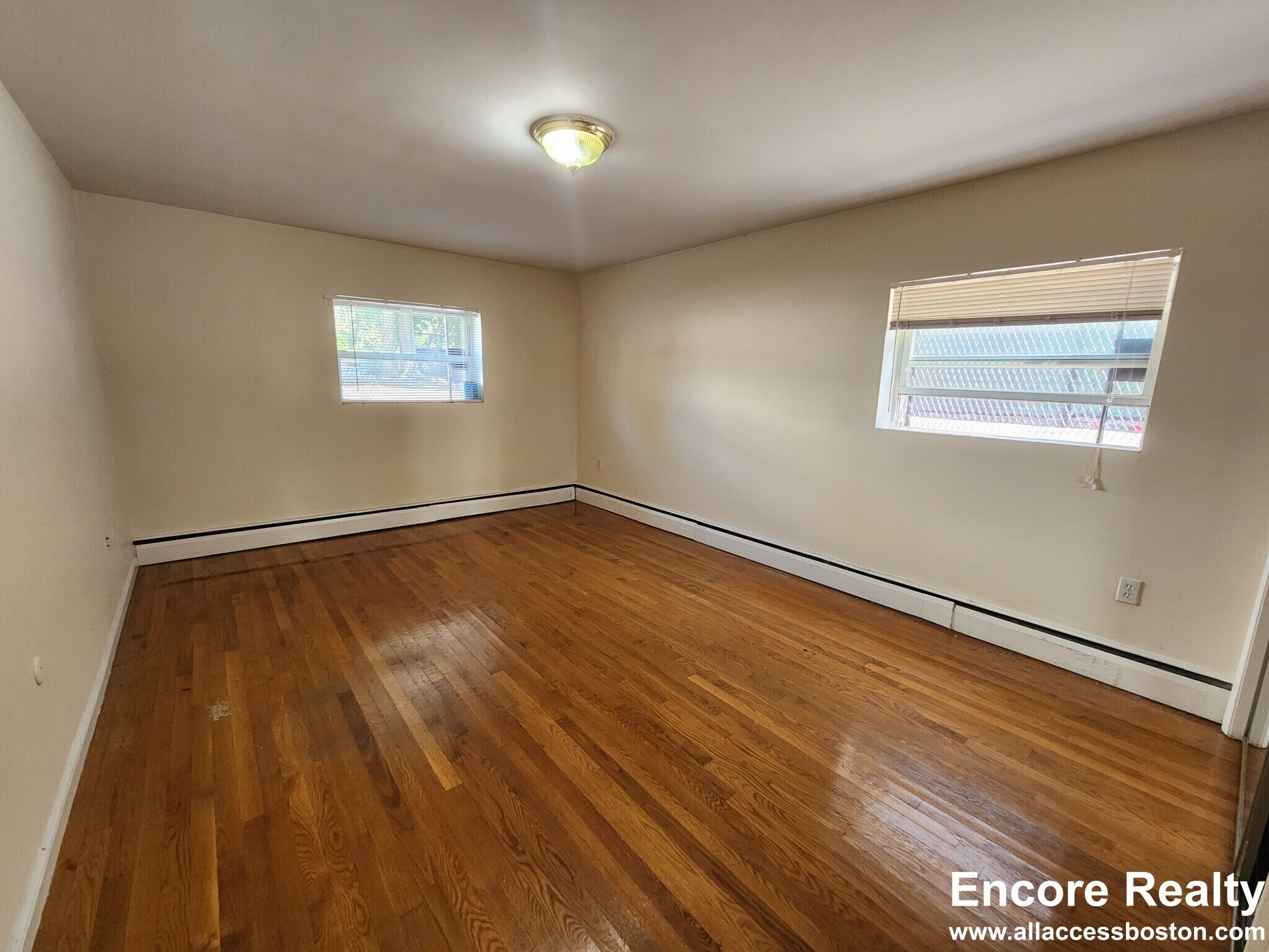 Building Photo - 34 Gardner St