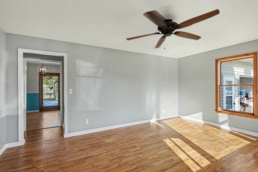 Building Photo - 6316 Belmont Pl