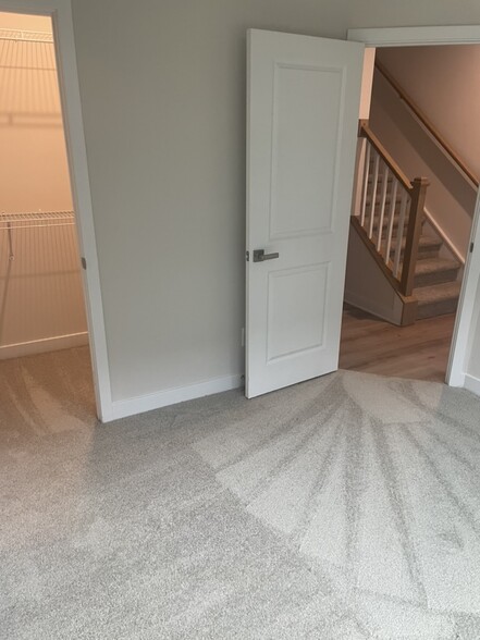Ground floor bedroom - 132 Millsbee Ln