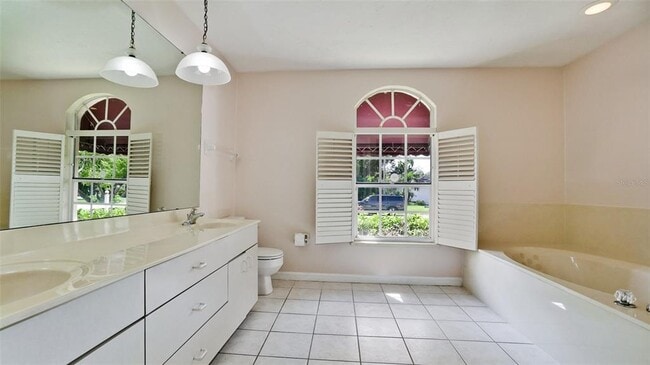 Building Photo - 407 68th Ave Dr W