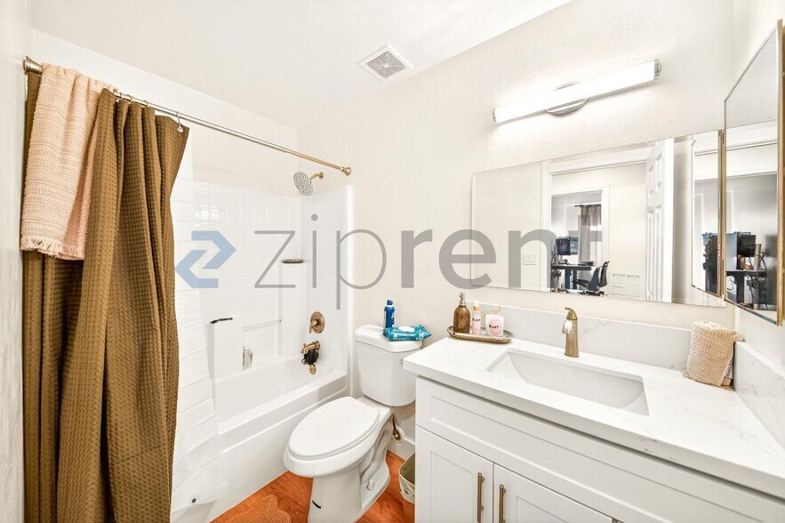 Building Photo - 5603 Pine Canyon Dr