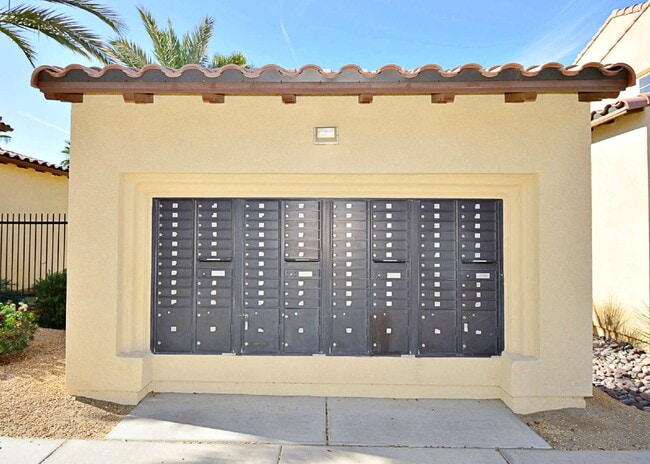 Building Photo - ** MOVE IN BONUS of $500.00 ** (If an agreement is signed by March 31st 2026) "Charming 3 Bed, 2....