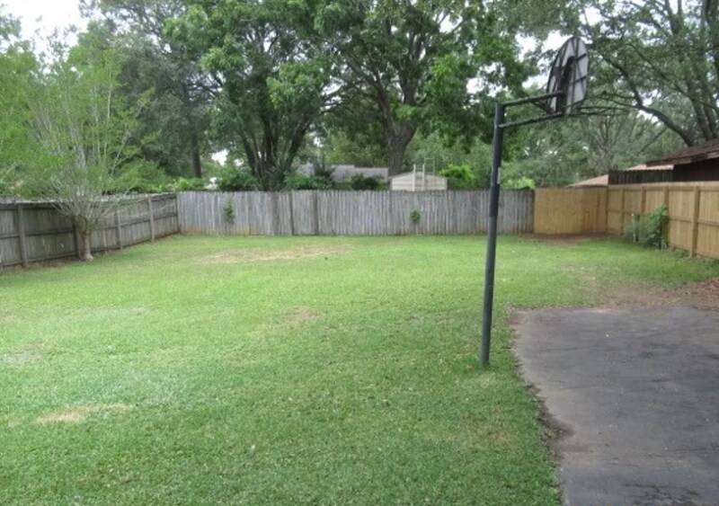 Building Photo - 6260 Cottage Crest Ln