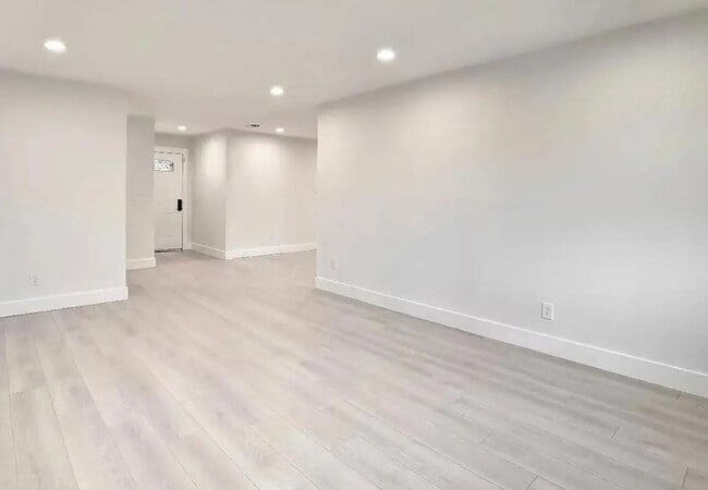 Building Photo - 2841 Utah Ave