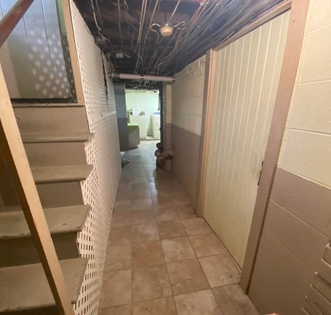 Building Photo - 61 Western Ave