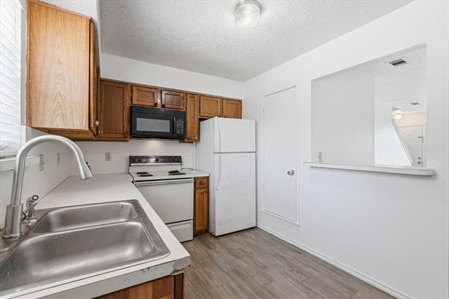 Building Photo - 2710 Wimbledon Ct