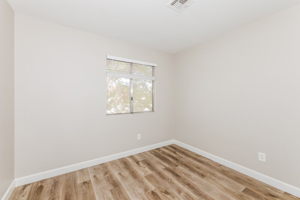 Building Photo - 2385 Cliffwood Dr