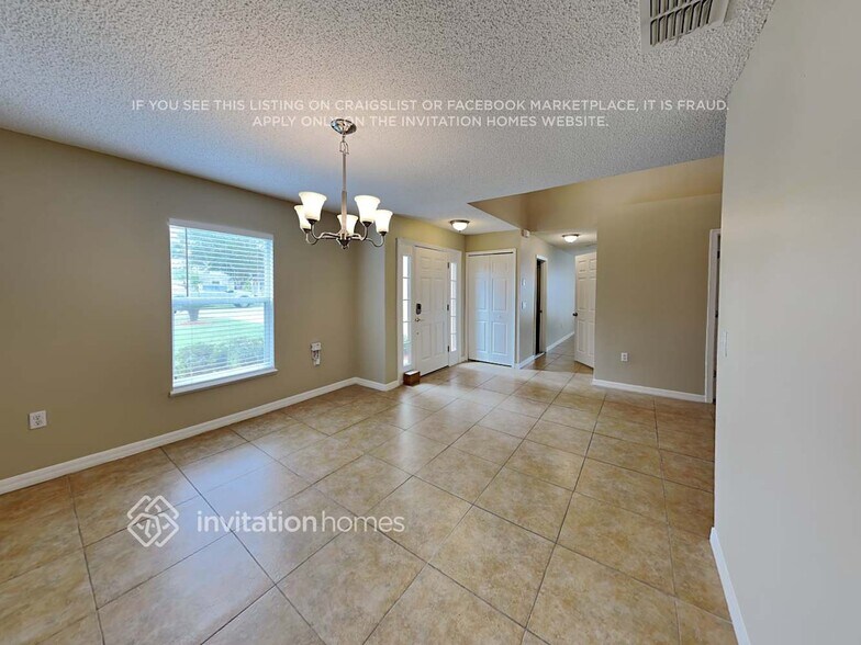 Building Photo - 10749 Laxton St
