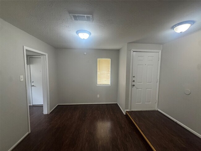 Building Photo - 23139 Lestergate Dr