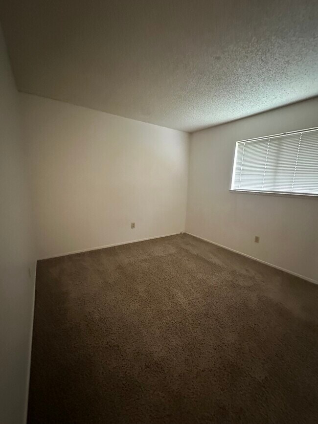 Building Photo - 2521 Casita Dr