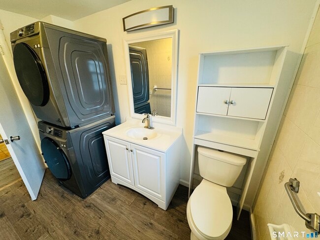 Building Photo - 50 Wood St