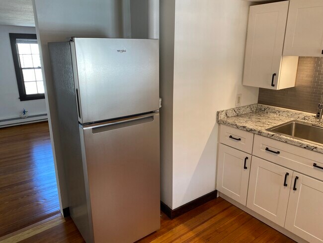 Building Photo - 54 Bridge St