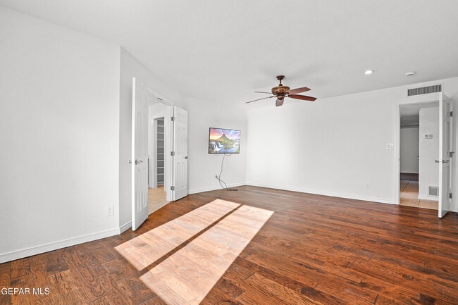 Building Photo - 7216 San Marino Dr