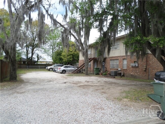 Building Photo - 203 W 58th St