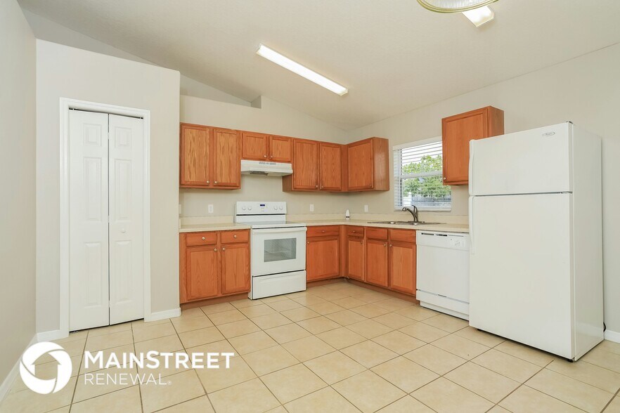 Building Photo - 350 Lauderdale Ct