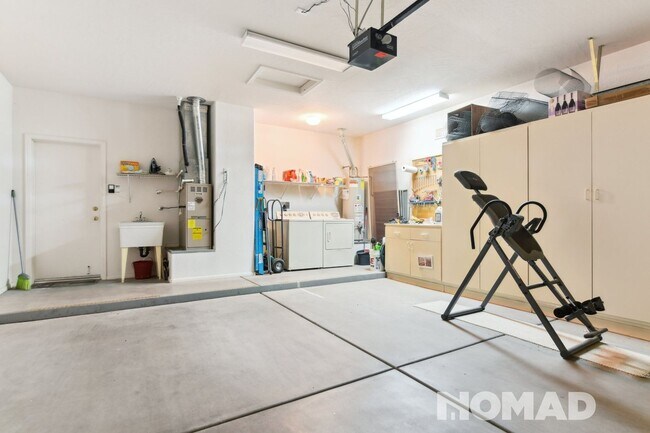 Building Photo - Charming 2BR House in Surprise
