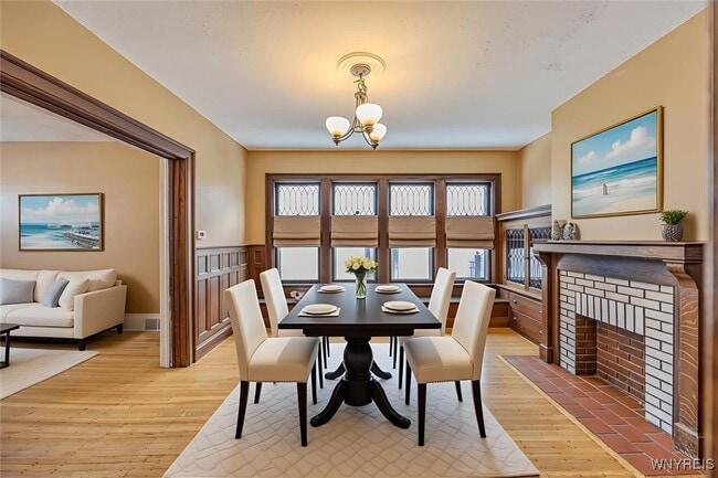 Building Photo - 507 W Delavan Ave