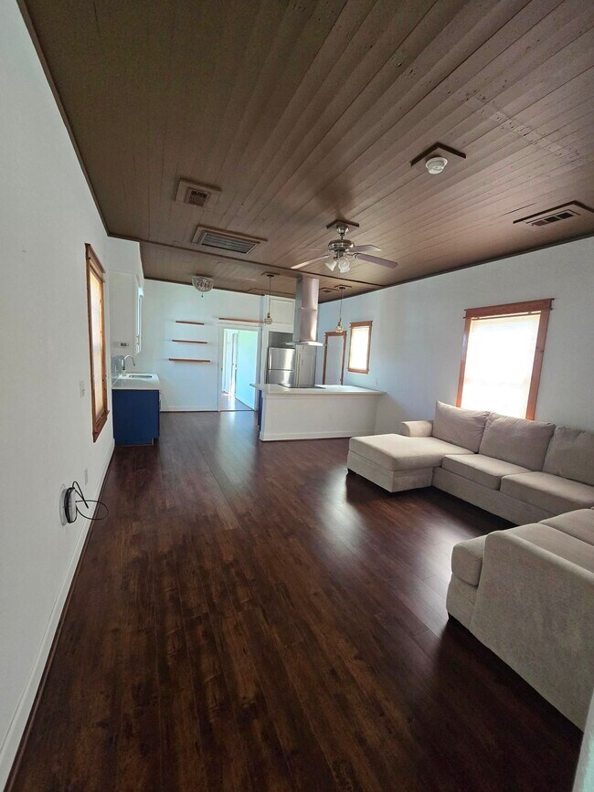 Building Photo - 4124 Avenue M 1/2