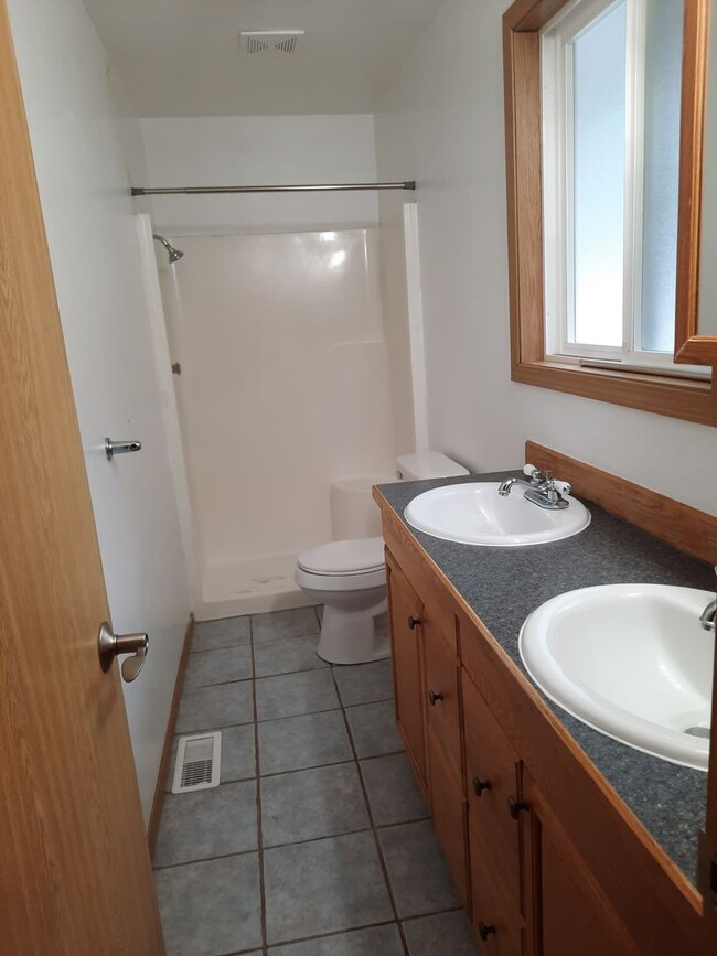 Building Photo - STATUS: PENDING APPLICATION  -R137 | $2400...