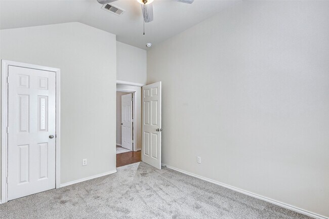 Building Photo - 12838 Pecan Shores Dr