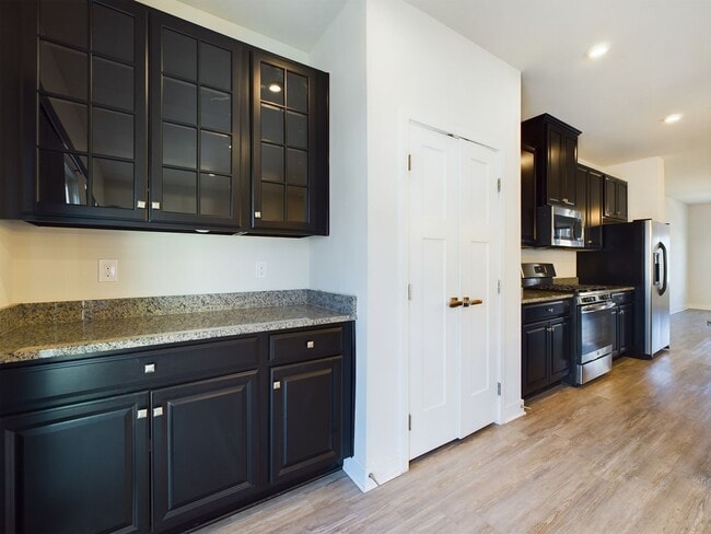 Building Photo - 537 Crofton Village Terrace