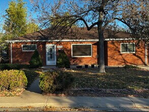 Building Photo - Charming 3 bed/2 bath house in the Heart o...