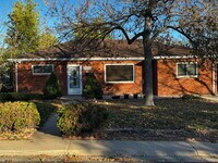 Building Photo - Charming 3 bed/2 bath house in the Heart of Thornton!