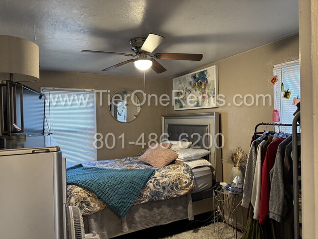 Building Photo - NO DEPOSIT option available for qualified ...