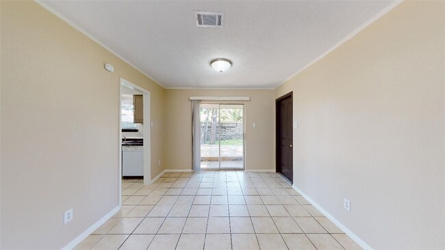 Building Photo - 4130 Willow Oak St