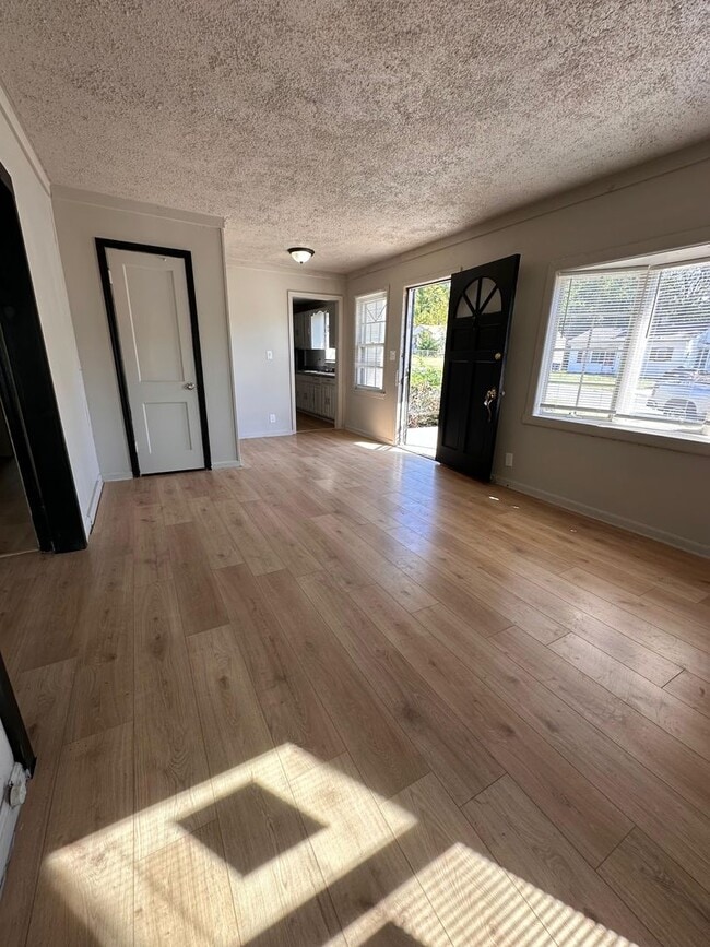 Building Photo - 3332 Norton Ave